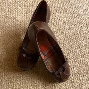 Rocketdog cleavage toe pump